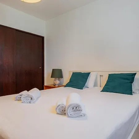 Cozy Getaway W/ Pool In By Lovelystay Vilamoura