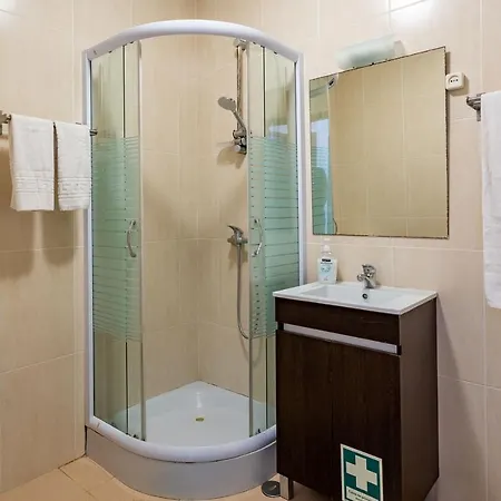 Cozy Getaway W/ Pool In By Lovelystay Apartment