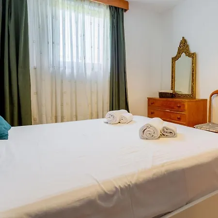 Cozy Getaway W/ Pool In By Lovelystay Apartment *